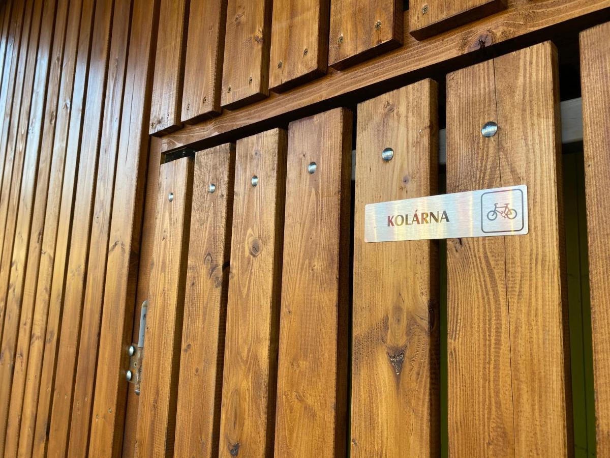 Hotel Arena Brumov Bagian luar foto