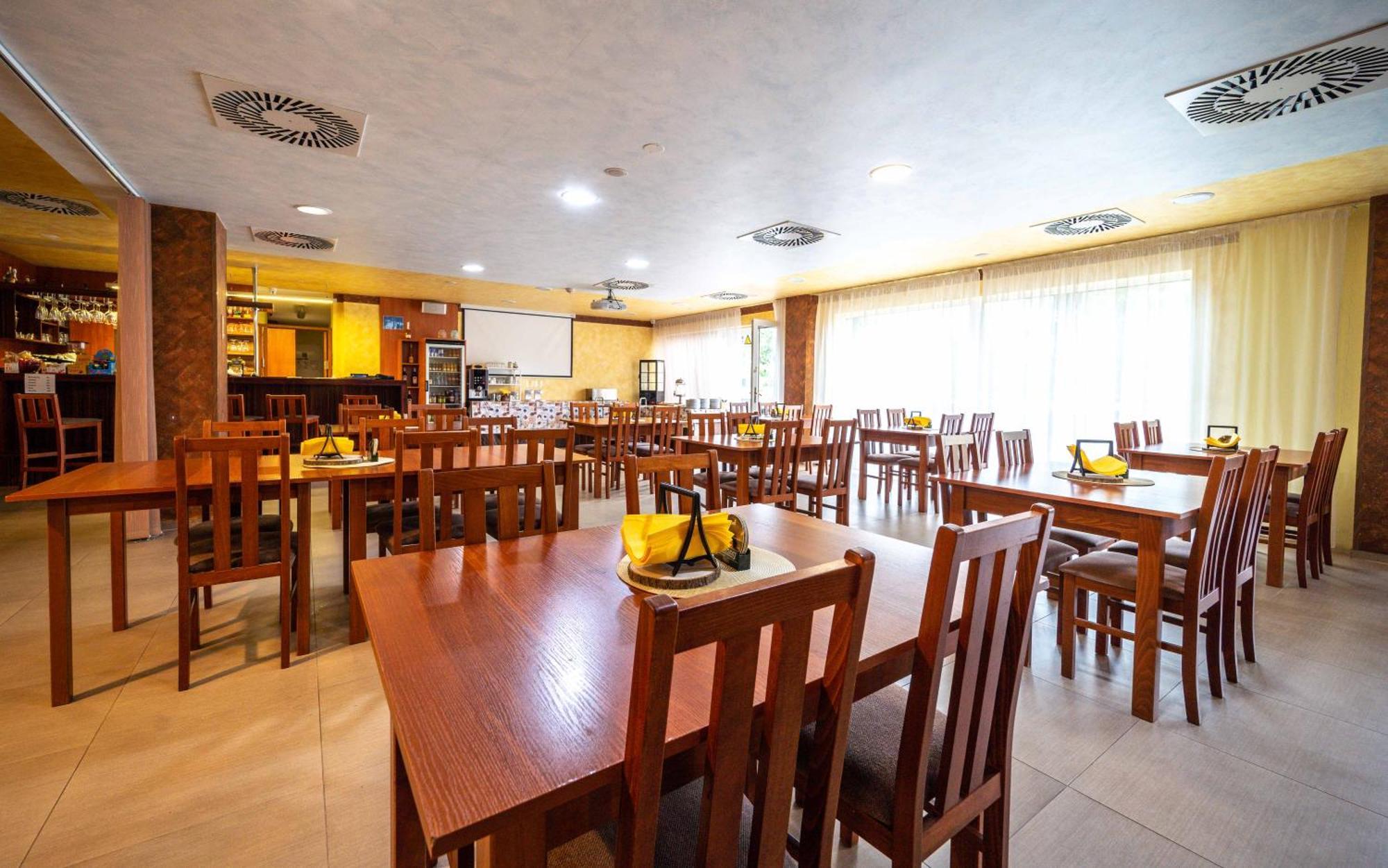 Hotel Arena Brumov Bagian luar foto