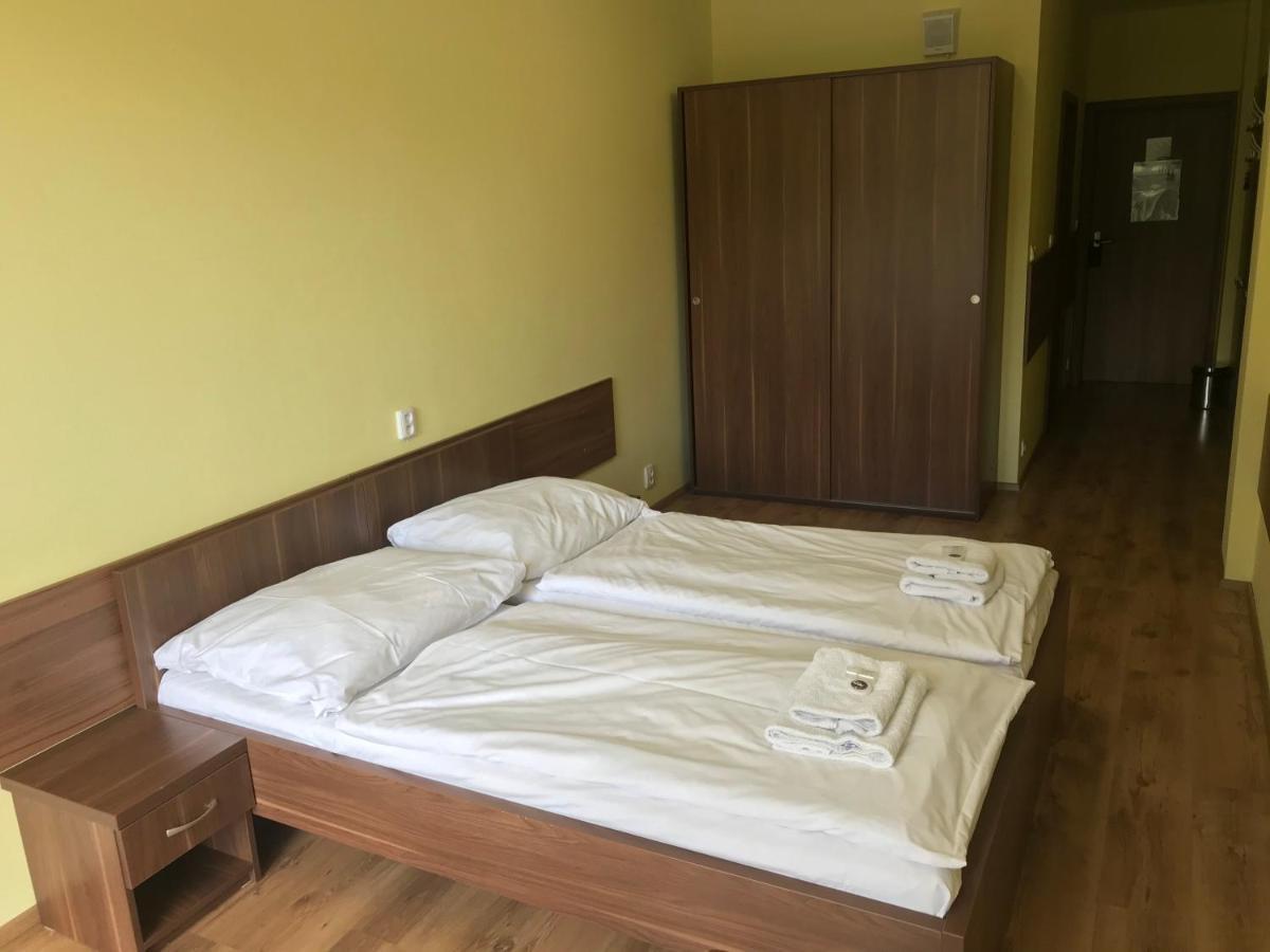 Hotel Arena Brumov Bagian luar foto